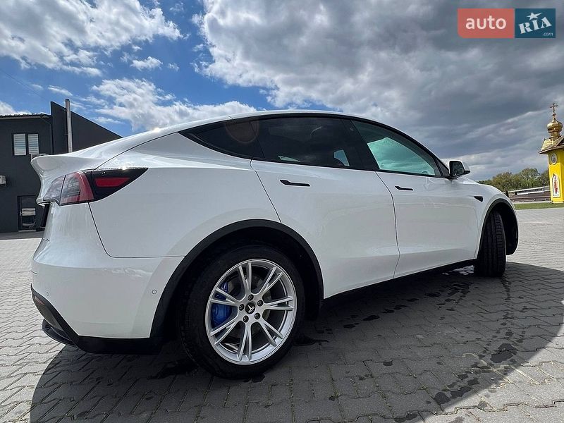 Внедорожник / Кроссовер Tesla Model Y 2021 в Черновцах
