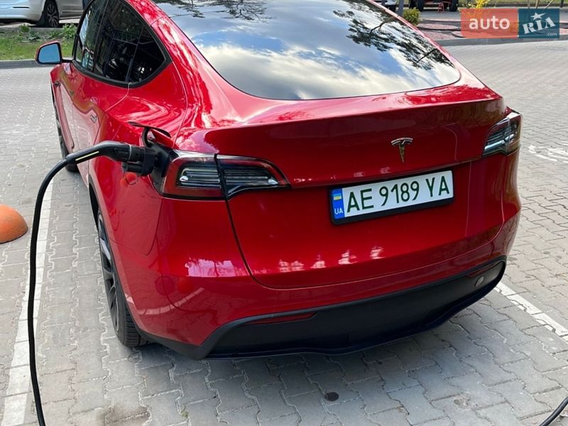 Внедорожник / Кроссовер Tesla Model Y 2023 в Киеве