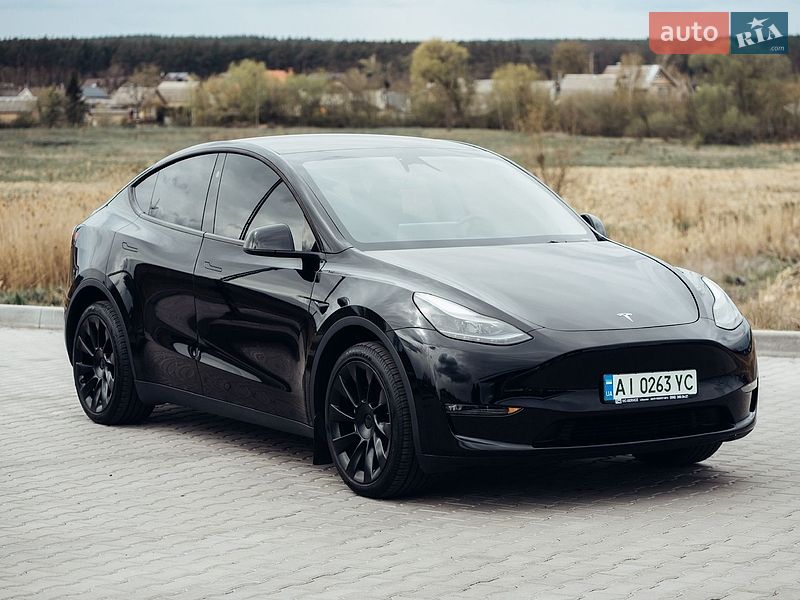 Tesla Model Y 2023