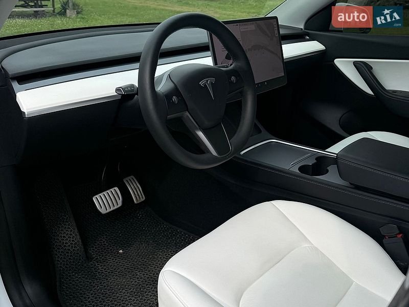 Позашляховик / Кросовер Tesla Model Y 2021 в Дніпрі