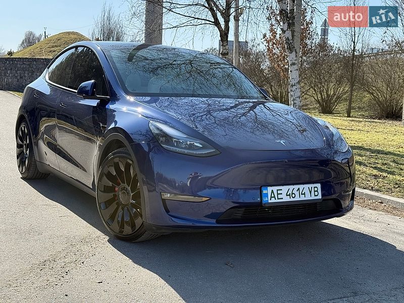Позашляховик / Кросовер Tesla Model Y 2022 в Дніпрі