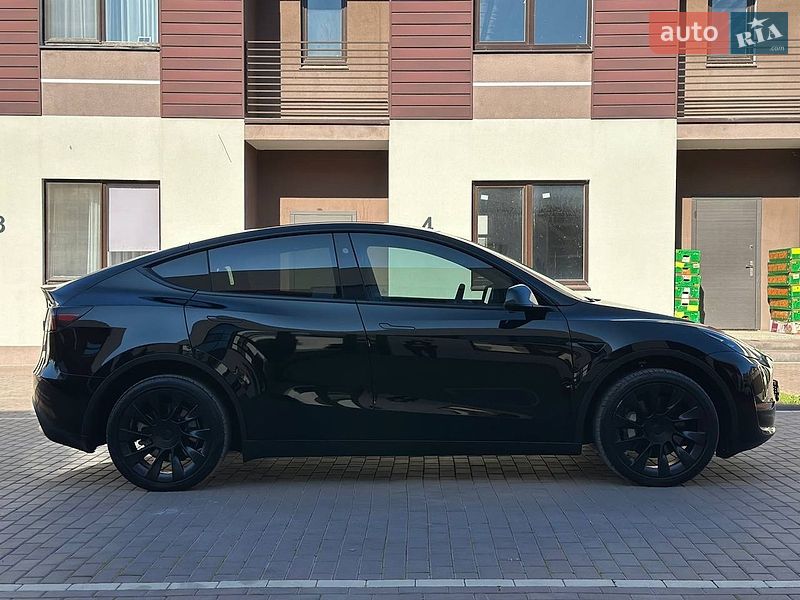 Внедорожник / Кроссовер Tesla Model Y 2024 в Одессе