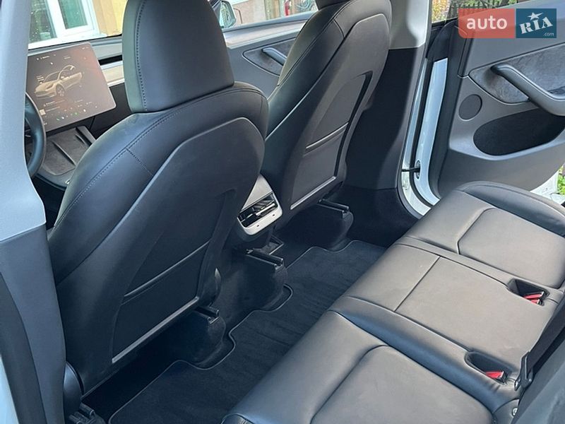 Внедорожник / Кроссовер Tesla Model Y 2022 в Киеве
