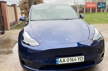 Внедорожник / Кроссовер Tesla Model Y 2023 в Киеве
