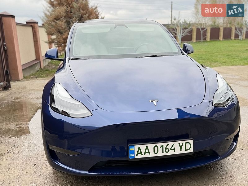 Внедорожник / Кроссовер Tesla Model Y 2023 в Киеве