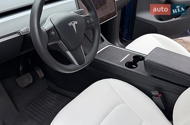 Внедорожник / Кроссовер Tesla Model Y 2023 в Киеве