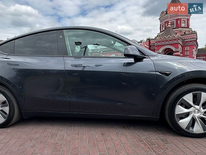 Позашляховик / Кросовер Tesla Model Y 2024 в Дніпрі