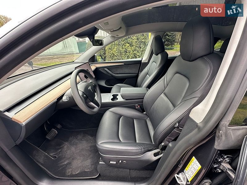 Позашляховик / Кросовер Tesla Model Y 2024 в Дніпрі