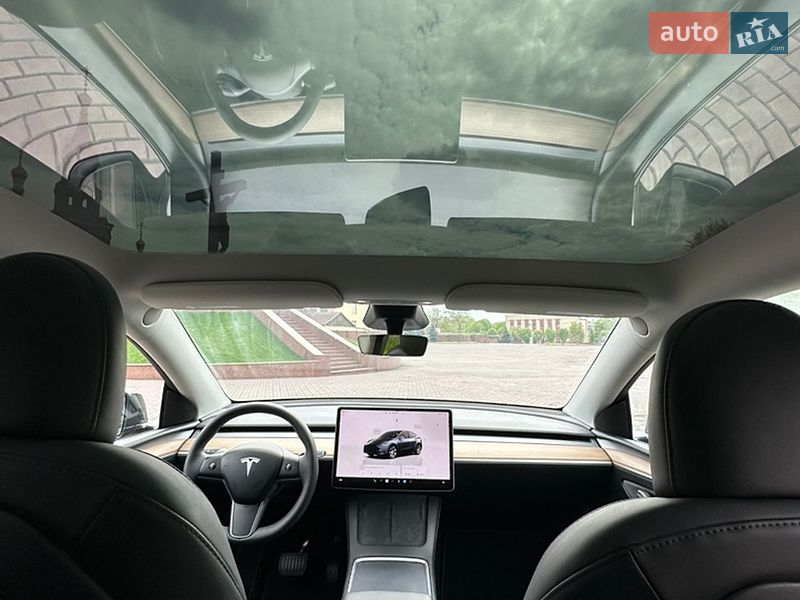 Позашляховик / Кросовер Tesla Model Y 2024 в Дніпрі