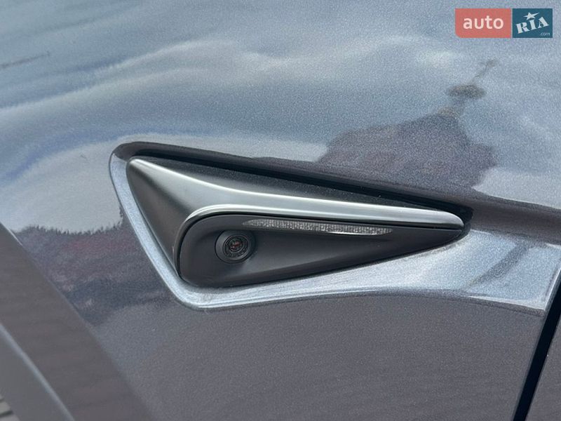 Позашляховик / Кросовер Tesla Model Y 2024 в Дніпрі