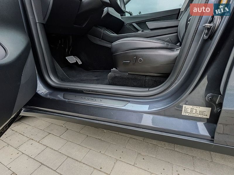 Внедорожник / Кроссовер Tesla Model Y 2022 в Луцке