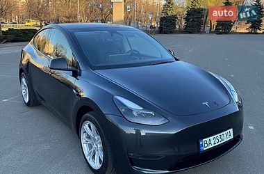Позашляховик / Кросовер Tesla Model Y 2024 в Києві