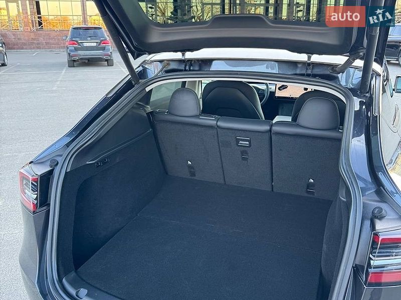 Позашляховик / Кросовер Tesla Model Y 2024 в Києві