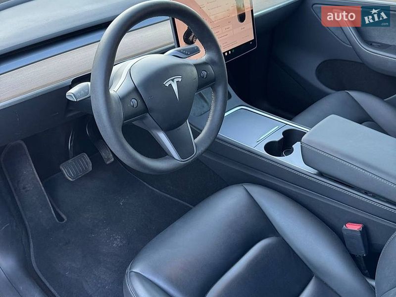 Позашляховик / Кросовер Tesla Model Y 2024 в Києві