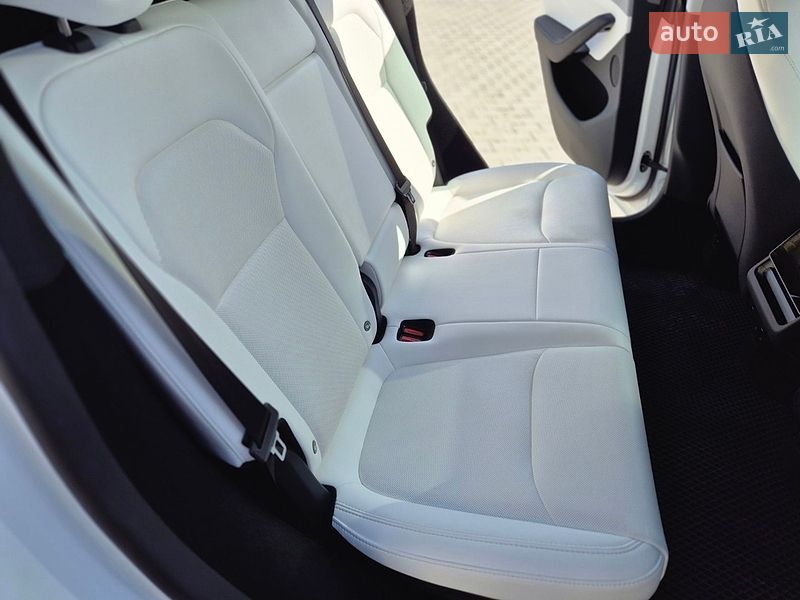 Внедорожник / Кроссовер Tesla Model Y 2025 в Виннице