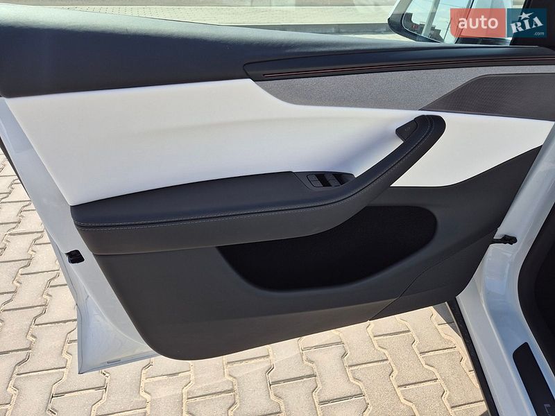 Внедорожник / Кроссовер Tesla Model Y 2025 в Виннице
