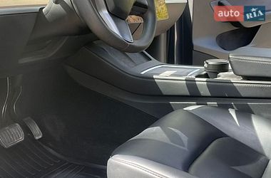 Внедорожник / Кроссовер Tesla Model Y 2023 в Дрогобыче