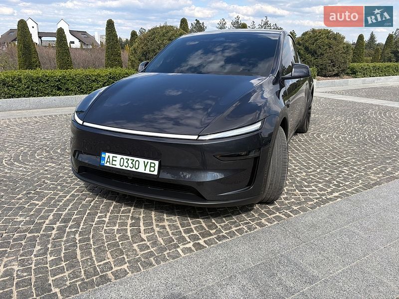 Внедорожник / Кроссовер Tesla Model Y 2025 в Днепре