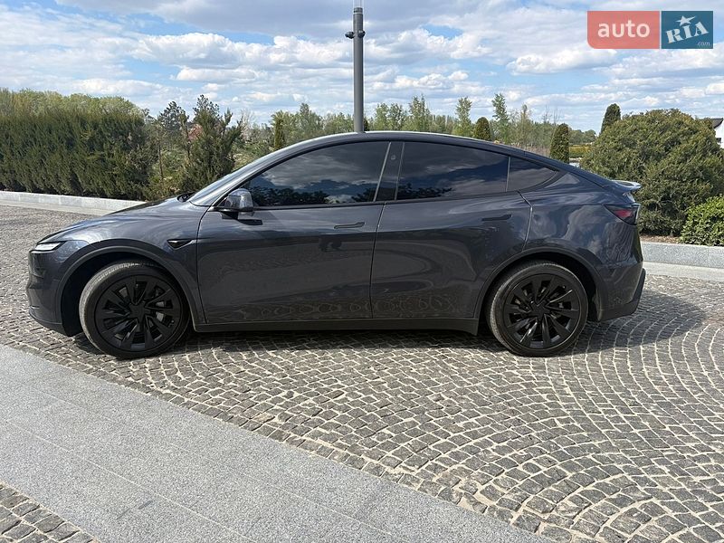 Внедорожник / Кроссовер Tesla Model Y 2025 в Днепре