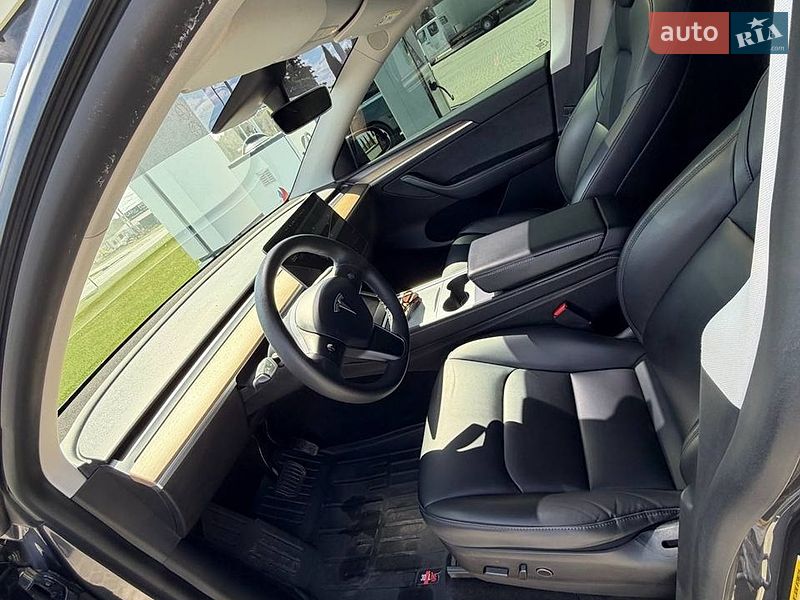 Внедорожник / Кроссовер Tesla Model Y 2021 в Львове
