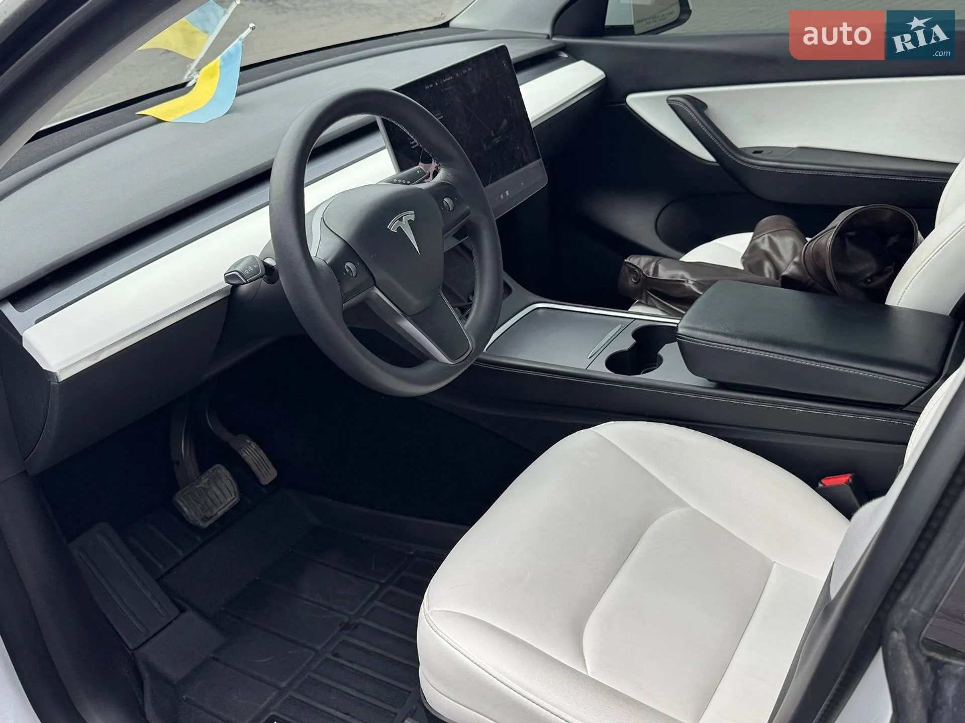 2021 Tesla Model Y - мініатюра 8