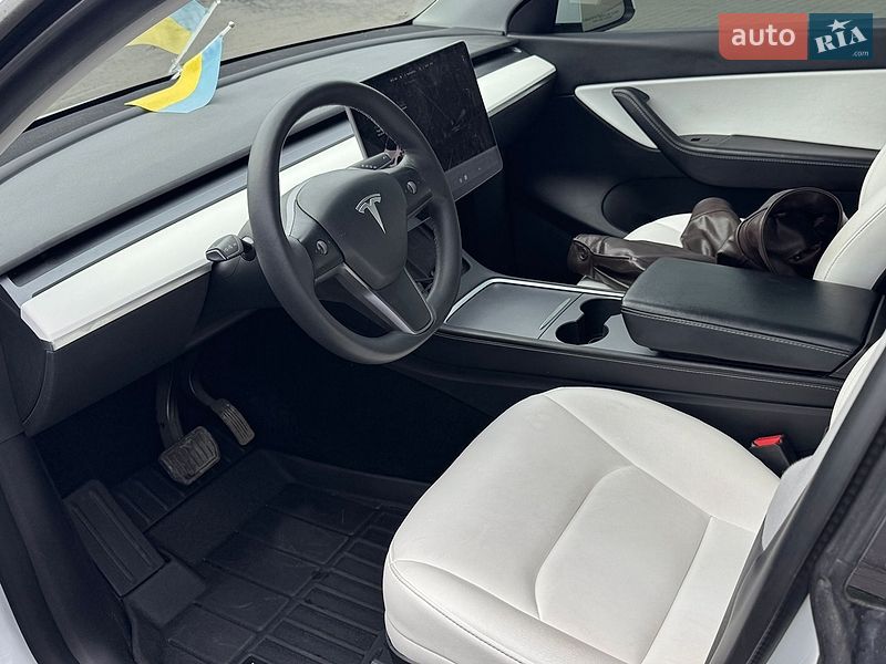 Позашляховик / Кросовер Tesla Model Y 2021 в Харкові фото 8 Позашляховик / Кросовер Tesla Model Y 2021 в Харкові