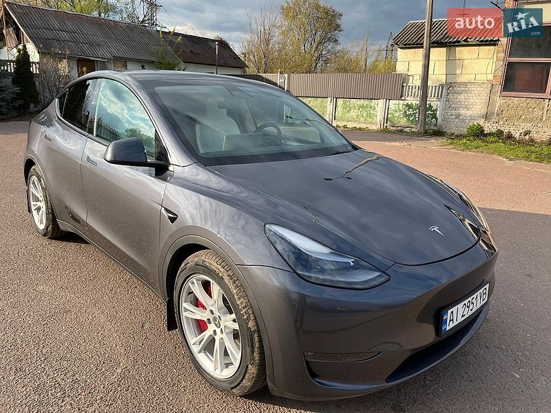 Tesla Model Y 2023