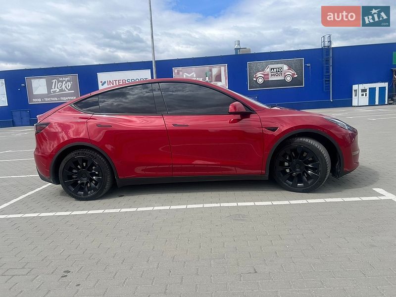 Внедорожник / Кроссовер Tesla Model Y 2023 в Тернополе