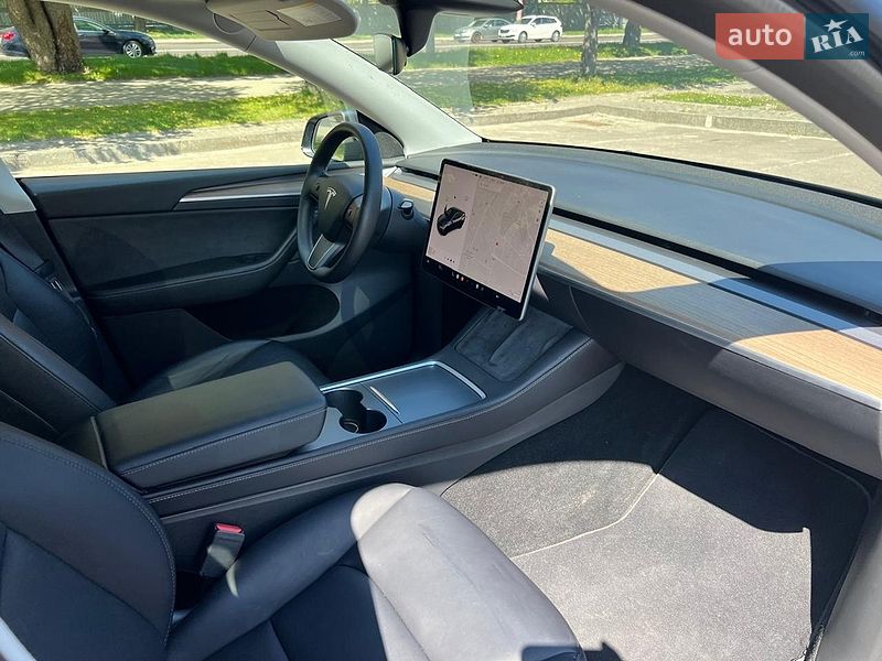 Позашляховик / Кросовер Tesla Model Y 2022 в Львові