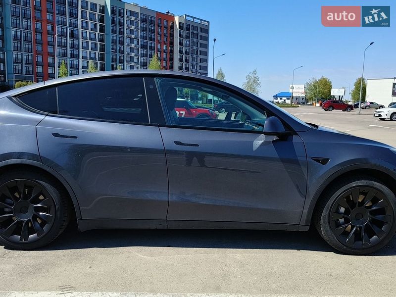 Внедорожник / Кроссовер Tesla Model Y 2021 в Киеве