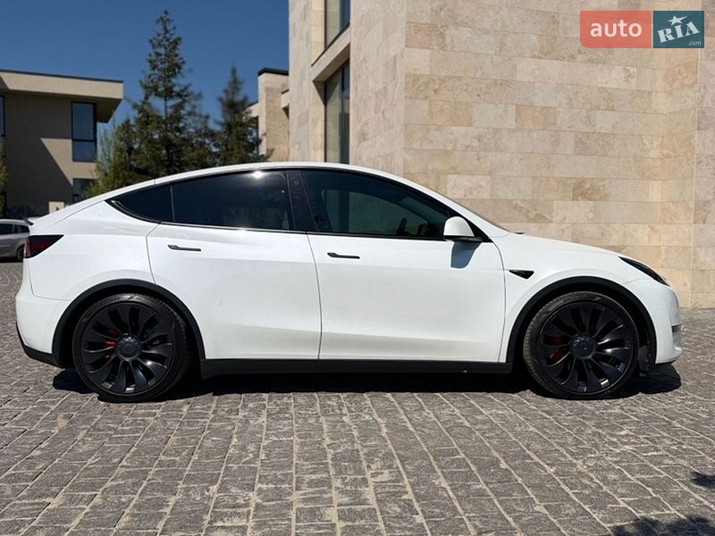 Внедорожник / Кроссовер Tesla Model Y 2022 в Львове