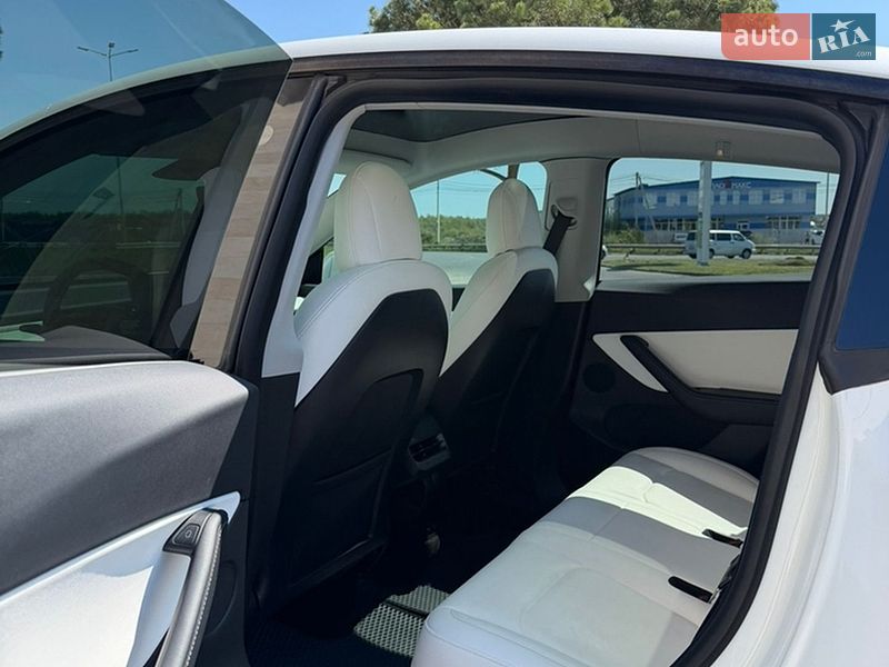 Внедорожник / Кроссовер Tesla Model Y 2022 в Львове