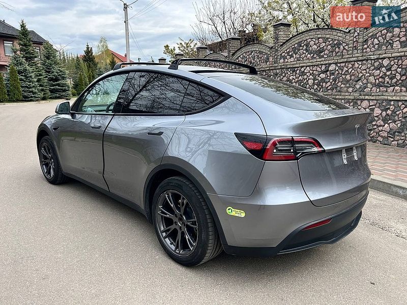 Внедорожник / Кроссовер Tesla Model Y 2025 в Киеве