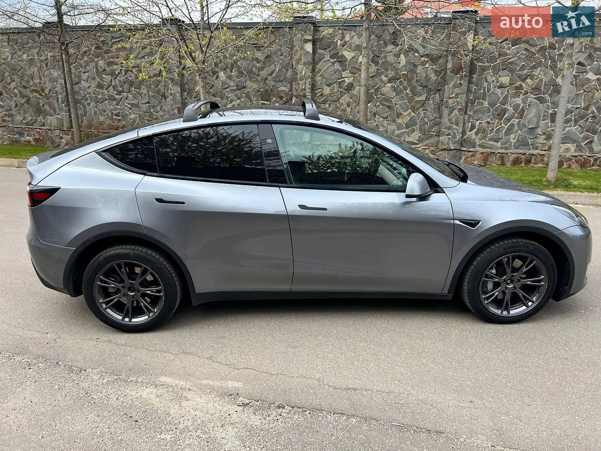 2025 Tesla Model Y - мініатюра 4