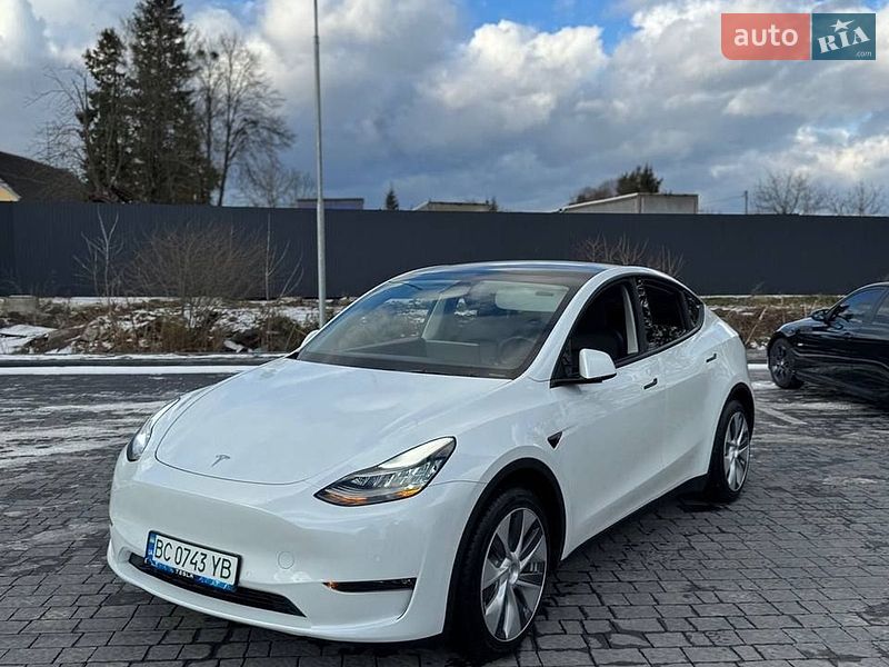 Tesla Model Y 2022