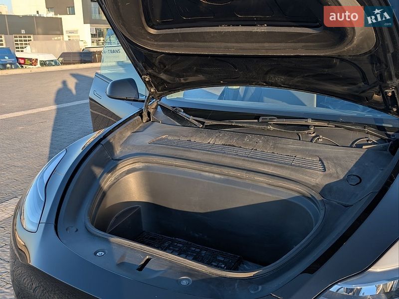 Внедорожник / Кроссовер Tesla Model Y 2024 в Львове фото 27 Внедорожник / Кроссовер Tesla Model Y 2024 в Львове