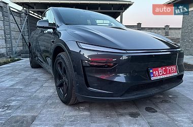 Внедорожник / Кроссовер Tesla Model Y 2025 в Киеве