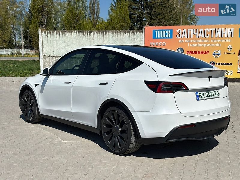 Внедорожник / Кроссовер Tesla Model Y 2021 в Тернополе