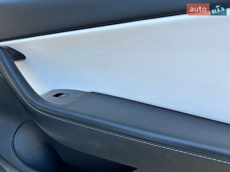 Внедорожник / Кроссовер Tesla Model Y 2021 в Тернополе
