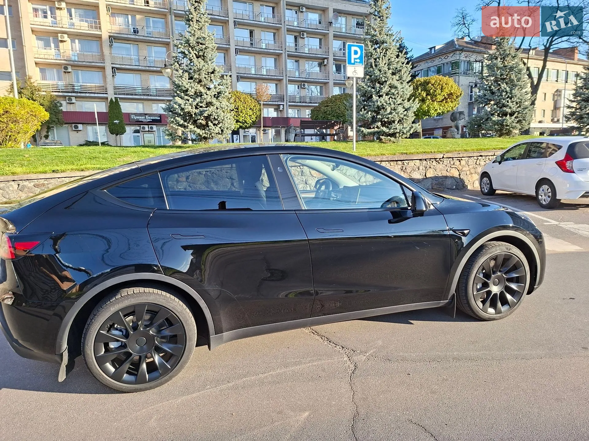 2024 Tesla Model Y - мініатюра 8