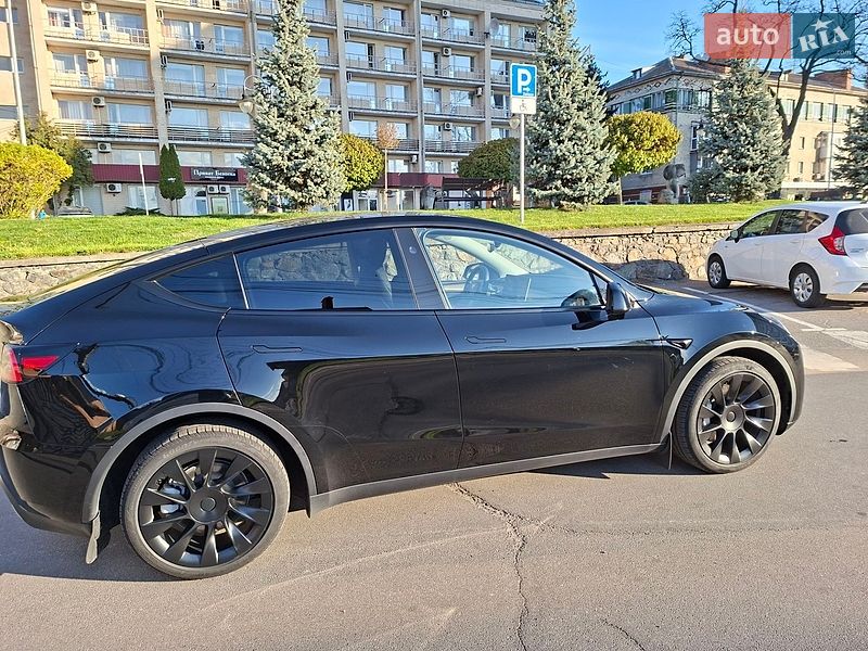 Позашляховик / Кросовер Tesla Model Y 2024 в Вінниці