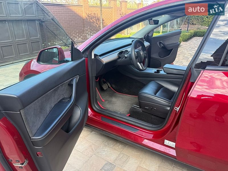 Внедорожник / Кроссовер Tesla Model Y 2022 в Киеве