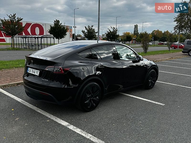 Внедорожник / Кроссовер Tesla Model Y 2024 в Киеве