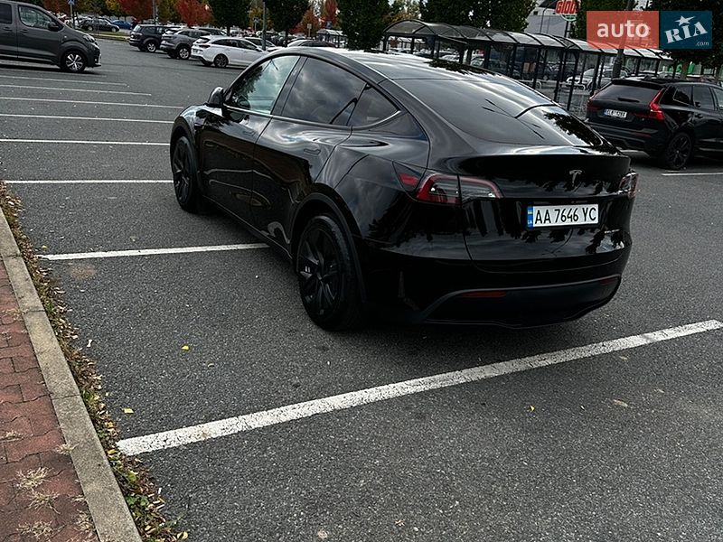 Внедорожник / Кроссовер Tesla Model Y 2024 в Киеве