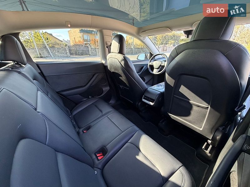 Внедорожник / Кроссовер Tesla Model Y 2023 в Львове