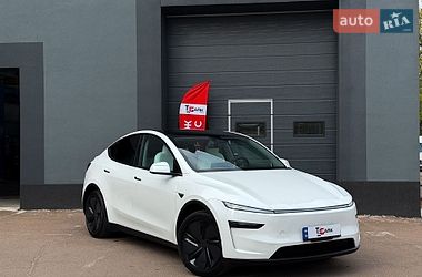 Внедорожник / Кроссовер Tesla Model Y 2025 в Киеве
