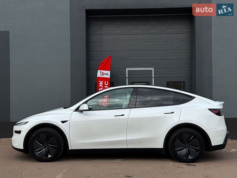 Внедорожник / Кроссовер Tesla Model Y 2025 в Киеве