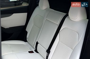 Внедорожник / Кроссовер Tesla Model Y 2025 в Киеве