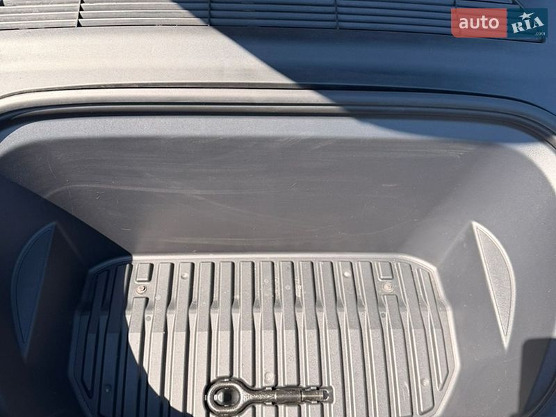 Позашляховик / Кросовер Tesla Model Y 2020 в Кременчуці