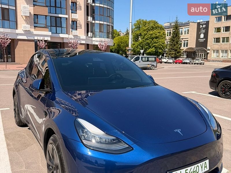 Tesla Model Y 2020